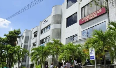 El menor recibe atención médica en la Clínica de la Costa.