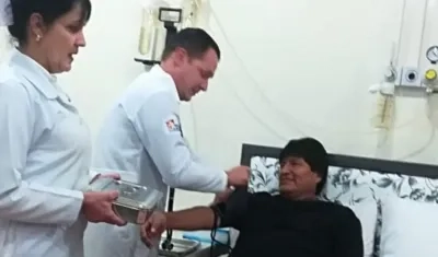 El presidente de Bolivia, Evo Morales, estará en la clínica hasta el viernes.