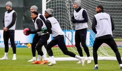 Jugadores de Inglaterra durante una práctica. 