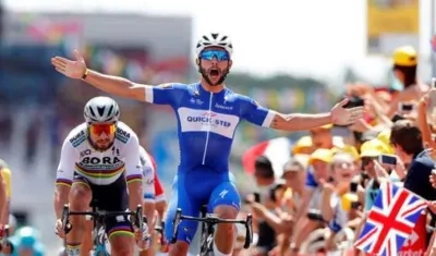 Fernando Gaviria, primer líder del Tour de France 2018.