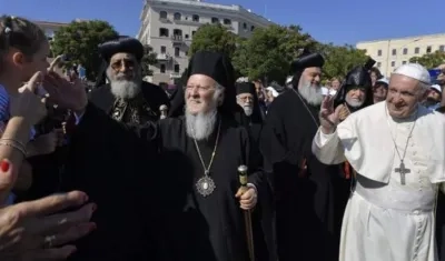 Francisco y los patriarcas llegaron en bus a una celebración.