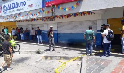 En este lugar cayó el hombre que caminaba por el sector.