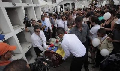 Óscar Villacís y Katty Velasco, fueron sepultados este domingo en Ecuador.