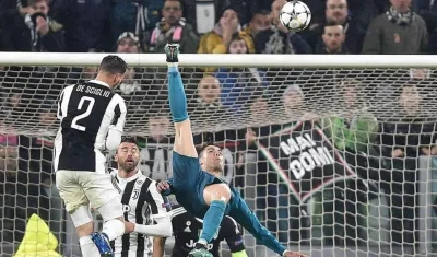 Cristiano Ronaldo anota de chilena ante Juventus. 