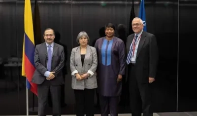 La Fiscal de la CPI, Fatou Bensouda y su equipo se reúnen con la Presidenta de la Jurisdicción Especial para la Paz de Colombia, la Sra. Patricia Linares y la delegación, en la Sede de la Corte .