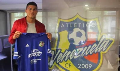 Edder Farías en su presentación con el Atlético Venezuela CF.