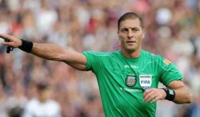  Néstor Pitana, árbitro argentino.