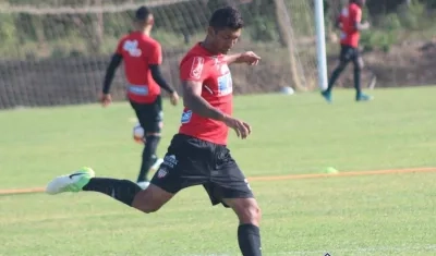 El defensa cucuteño Éder Castañeda.