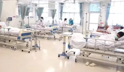 Los niños rescatados en el hospital. 