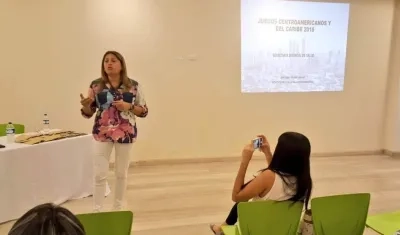 Alma Solano, secretaria de Salud.