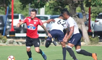 Uno de los últimos entrenamientos del Junior previo al viaje a Argentina.