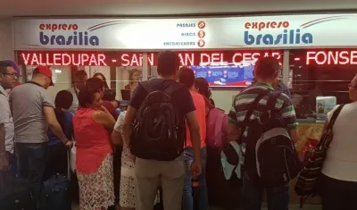 Las empresas de transporte activaron planes de contingencia para atender el volumen de pasajeros.