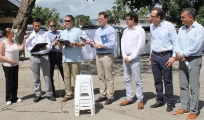 Mark Green, responsable de la Agencia de EE.UU. para el Desarrollo Internacional, haciendo el anuncio.