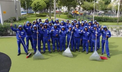 Operarios de la empresa Triple A.