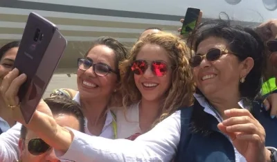 Shakira llegando a Barranquilla.