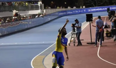 Cujavante celebrando su triunfo. 