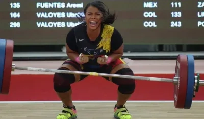  Leidy Solís ganó oro en levantamiento de pesas.