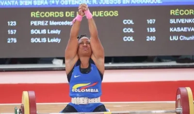 Mercedes Pérez celebrando su triunfo.