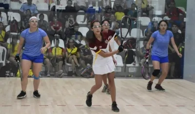 Las deportistas nacionales despacharon rápido a sus contrincantes.