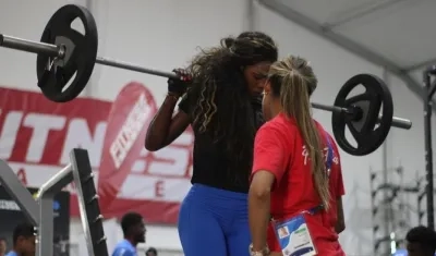 Catherine Ibargüen y Alysbeth Félix en un entrenamiento.