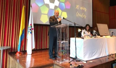 Jorge Enrique Vélez, dirigiéndose a la asamblea extraordinaria de la Dimayor.