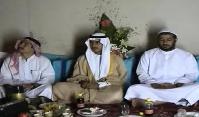 Hamza bin Laden, en el centro,  hijo de Osama bin Laden, durante la ceremonia.