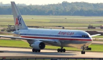 El hecho ocurrió en un avión de American Airlines.