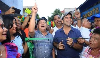 El Alcalde Char estuvo en la puesta en servicio de las calles pavimentadas en el barrio Villa Blanca.