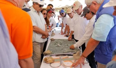 El Gobernador del Atlántico en el inicio de la obra en el Puente La Virgencita.