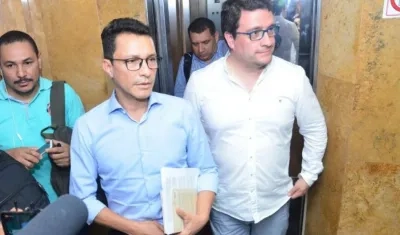 Carlos Caicedo, exalcalde de Santa Marta, en la foto con su abogado Iván Cancino.