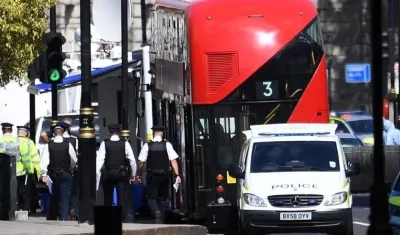 El detenido no está colaborando con las fuerzas del orden.