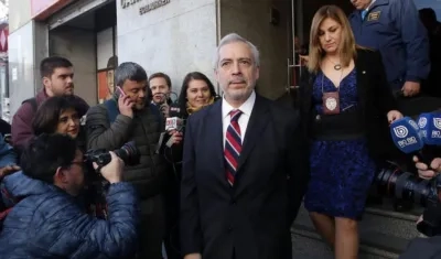 Personal de la Brigada de Delitos Sexuales de la PDI llegó hasta la sede de la Conferencia Episcopal en Chile.