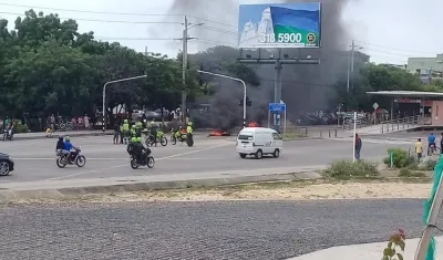 Ante la protesta quedó paralizada la operación de Transmetro.