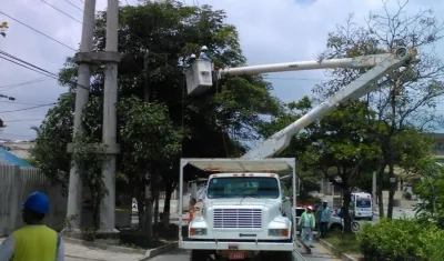 Cuadrillas de Electricaribe trabajan en la recuperación de varios circuitos. Foto ilustrativa