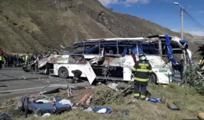 Bus accidentado en Ecuador