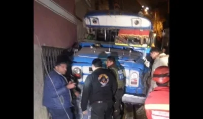 Este es el bus que atropelló a los danzantes.