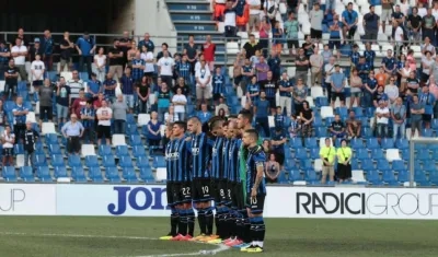 Atalanta fue uno de los clubes que rindió minuto de silencio por la tragedia. 