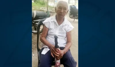 La anciana en el CAI Inem.