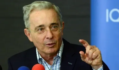Álvaro Uribe Vélez, expresidente de Colombia y senador.
