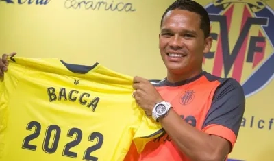 Carlos Bacca al momento de ser presentado en el Villarreal FC.