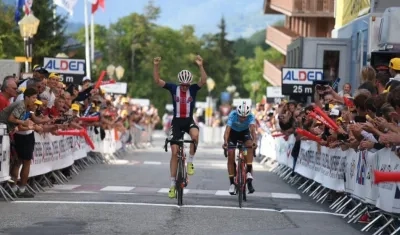 Brandon McNulty e Iván Ramiro Sosa en el mano a mano final. 