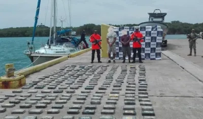 Las autoridades colombianas incautaron de 234 kilogramos de cocaína a bordo de un velero
