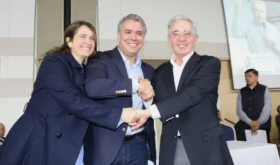 La senadora Paloma Valencia, el Presidente Iván Duque y el senador Álvaro Uribe Vélez.
