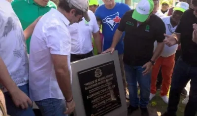 El Alcalde Char durante la inauguración del parque de béisbol El Alcalde Char durante la inauguración del parque de béisbol menor Guillermo Muñoz Charri. 