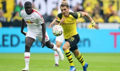 Maximilian Philipp en acción del partido. 