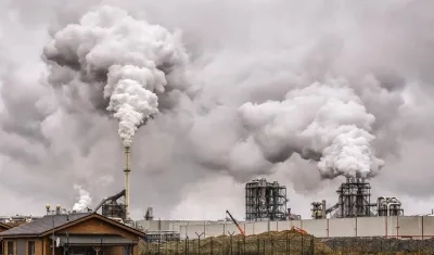 En ambientes con mayor contaminación la cantidad de proteínas, hierro y zinc en cultivos disminuye del 3 al 17 %.