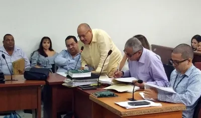 Aspectos de la audiencia a siete políticos del Atlántico.