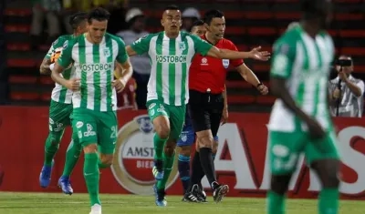 Omar Duarte celebra la apertura del marcador en el 'Atanasio Girardot'.