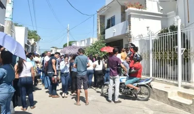 Así está la parte exterior de la casa del Alcalde de Ciénaga, Edgardo Pérez Díaz.
