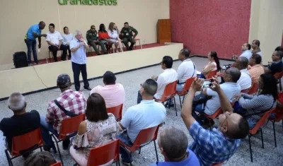 El Alcalde Joao Herrera oficializando la creación de la red.